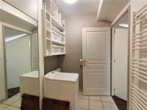 Appartements Charmant T2 moderne avec balcon a Aix-les-Bains, proche centre et services - FR-1-555-61 : photos des chambres