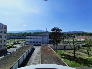 Charmant T2 lumineux avec balcon et parking à Aix-les-Bains - FR-1-555-49