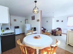 Charmant T2 lumineux avec balcon et parking à Aix-les-Bains - FR-1-555-49