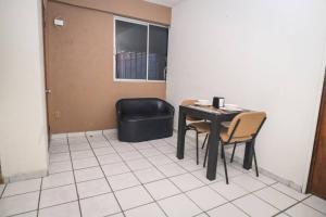 Departamento D centrico 2 camas Tv Ac wifi cocina parking