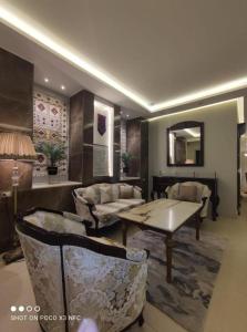 Black Iris Hotel II