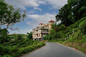 Traditional Hotel & Restaurant !! Kurseong !! Best Hotel in Kurseong