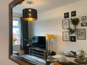 The Retreats 1 Kenfig Hill Pet Friendly 2 Bedroom Flat with King Size bed twin beds and sofa bed sleeps up to 5 people