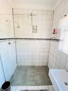 The Valley, tranquil 3 bedroom home with pool