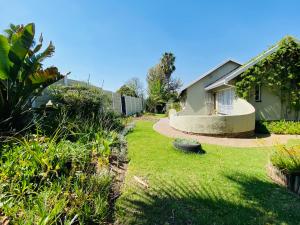 The Valley, tranquil 3 bedroom home with pool