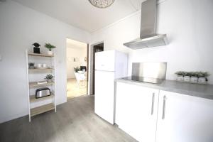 LEldorado - By BEST KEYS - Idéal Pros, Couple & Famille - 1 Chambre et 1 Canapé-Lit Convertible - Cosy & Confort - Centre Ville - Netflix & WiFi Fibre - Machine à Café Nespresso - Check-in Autonome - Parking Facile & Gratuit