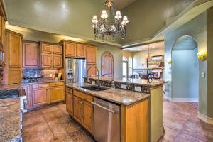 Spacious Grand Junction Home with Mountain View