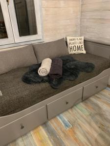 Off mode - Erdei faház a tóparton