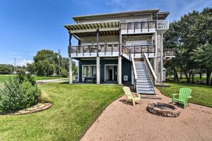 Secluded Seabrook Waterfront Home w Patio!
