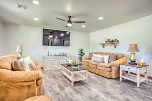 Woodward Home Near Crystal Beach Water Park! - Leedey