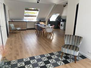 Appartements Superbe appartement renove avec parking gratuit : photos des chambres