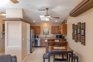 Beach Happy-Lake Close-Private Waterpark Oasis -sleeps 14