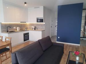 NEW APARTMENT Wołyńska - przestronny, z widokiem, czysto, parking, balkon