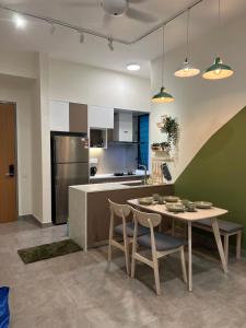 Millerz Square 3 bedroom near Old klang road Mid valley Beautiful night view