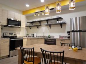 Super Close to Hot Spots in Ohio City, Cleveland - 4-star hotels in Cleveland
