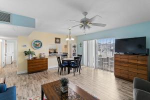 1b1b Waterfront Madeira Beach Yacht Club #231E