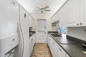 1b1b Waterfront Madeira Beach Yacht Club #231E