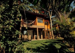 Casa na montanha em condomínio de alto padrão