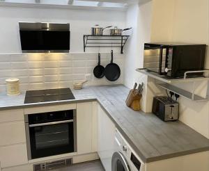 Windsor Cottage: Cosy, Charming, Full of Character