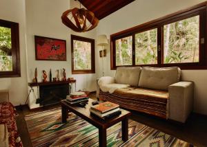 Casa na montanha em condomínio de alto padrão