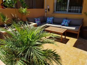 Apartamento de tres dormitorios terraza privada y piscina abierta todo el año, Cabo Roig, Orihuela costa, AQ-128