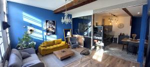 LA ROCHELAISE : Appartement calme & somptueux dans lhyper centre.