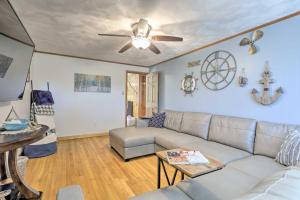 Football Fans Lake Retreat - 5 Mins to Gillette!