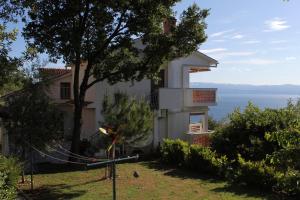 Apartments with a parking space Moscenice, Opatija - 7689 