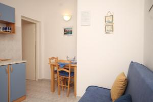 Apartments with a parking space Artatore, Losinj - 8007