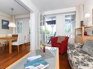 Charming Apartment in Mecklenberg with Balcony