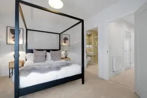 Design-Led Luxurious Townhouse Prime Location W/ Parking - Sulhampstead Abbots