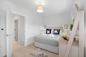 Design-Led Luxurious Townhouse Prime Location W Parking