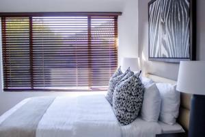 Beautiful 2 bedroom Apartment near Monte Casino