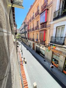 Acogedor apartamento con balcón en el Barrio de Chueca, Gran Vía con aire acondicionado y calefacción