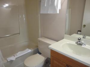 Canadas Best Value Inn & Suites-Vernon