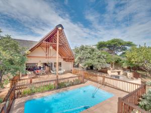 Luxurious 4 Bedroom Villa with Cottage 205