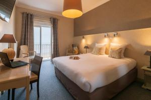 Hotels CERISE Royan - Le Grand Hotel de la Plage : photos des chambres