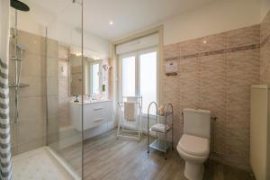 Hotels CERISE Royan - Le Grand Hotel de la Plage : photos des chambres