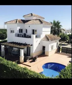 PJA2-LT Bonita Villa localizado en La Torre Golf Resort - Las Armeras