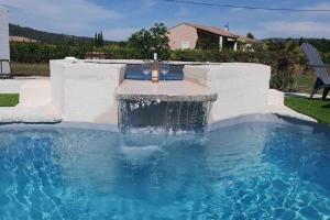 Maisons de vacances Gite Les Rosaces a Vallon Pont d'Arc : photos des chambres
