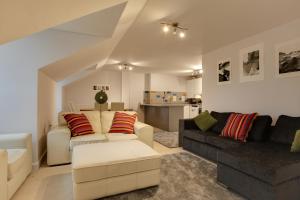 Modern Spacious Apartments
