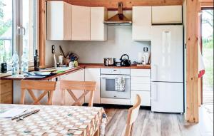 2 Bedroom Awesome Home In Gizycko