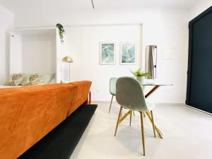 RUBEN VELA - LOFT CLOSE to RUSSAFA (SOHO)