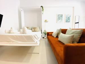 RUBEN VELA - LOFT CLOSE to RUSSAFA (SOHO)