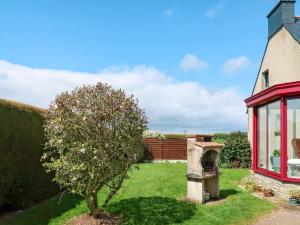 Maisons de vacances Maison de 3 chambres avec jardin clos et wifi a Pedernec : photos des chambres