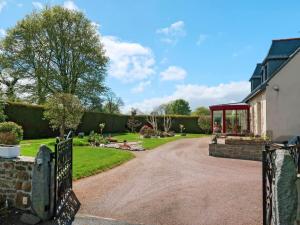 Maisons de vacances Maison de 3 chambres avec jardin clos et wifi a Pedernec : photos des chambres