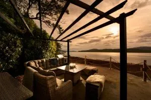 Hazelbank, sleeps 10, on the shores of Loch Fyne - 因弗雷里