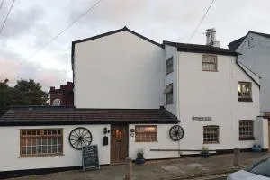Stunning quirky 2-Bed Cottage in New Brighton - 新布赖顿