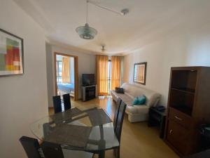 Maison DStan com maquina cozinha e 2 quartos UH82