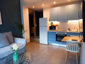 Bella Suite city Center, Parking